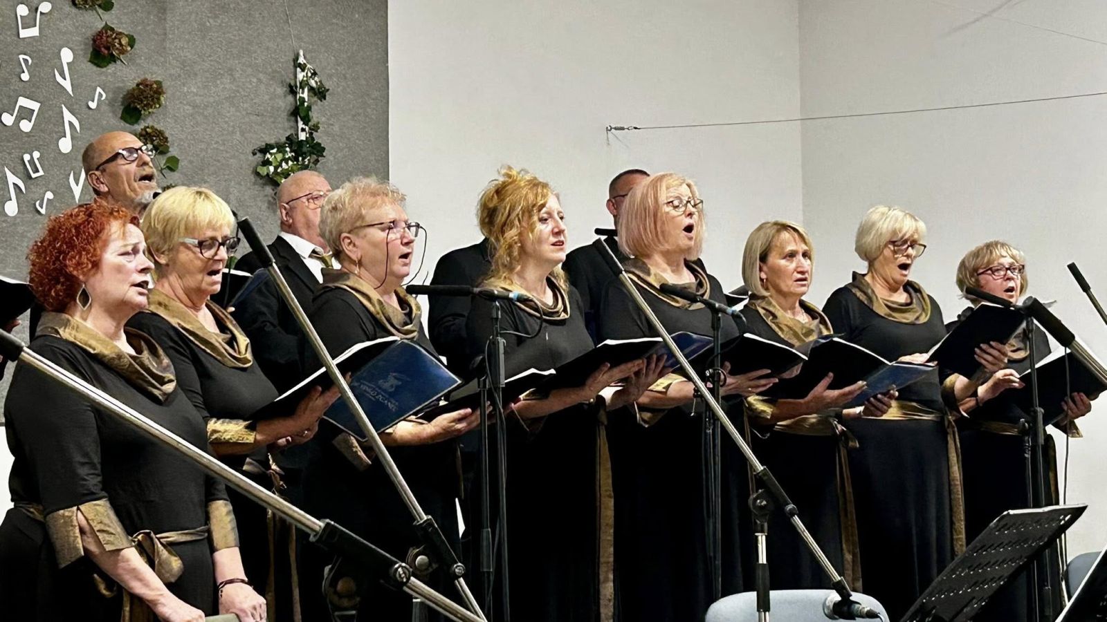 VRATIŠINEC Mješoviti pjevački zbor proslavio desetljeće rada svečanim koncertom (3)