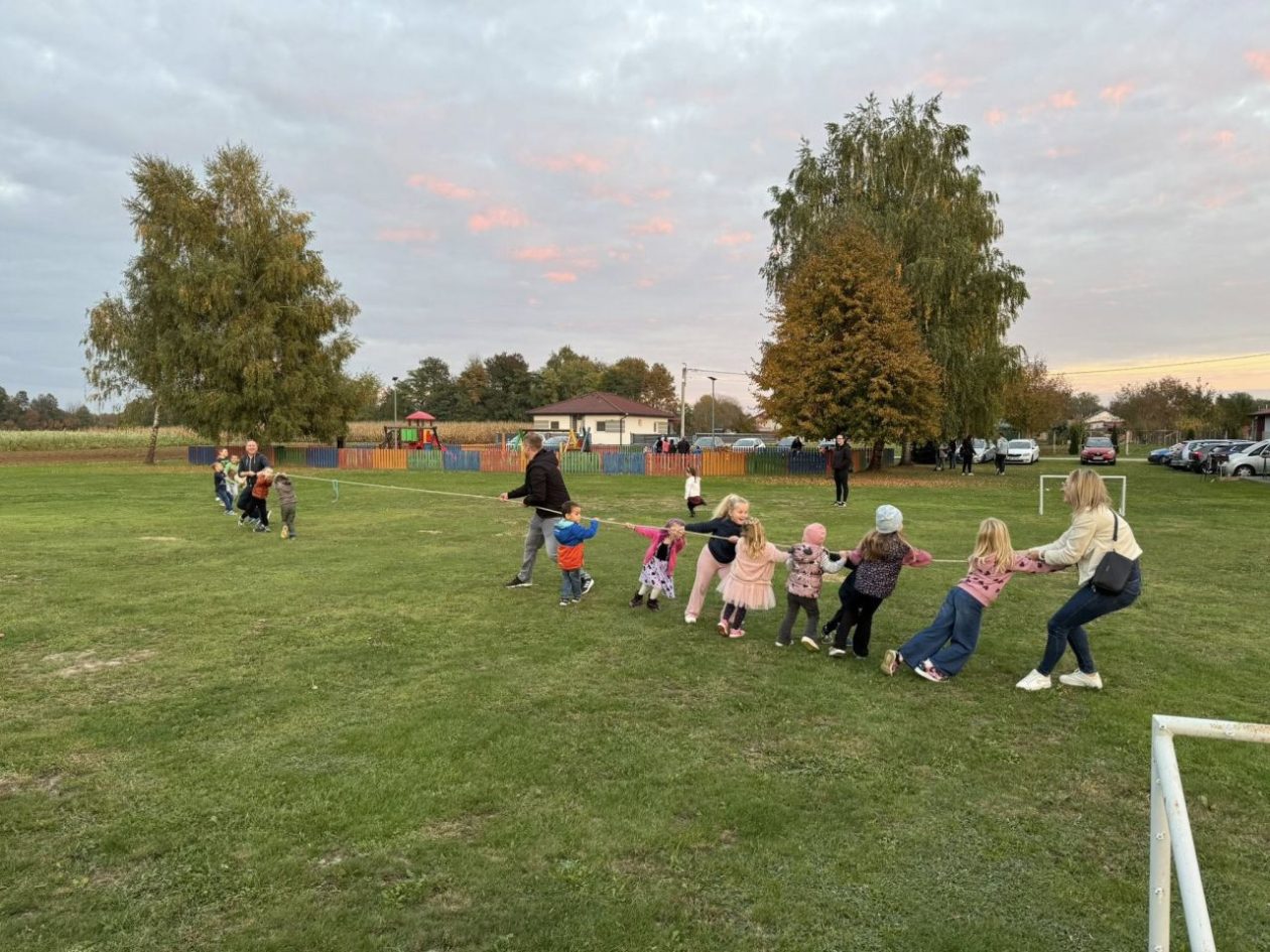 VRTIĆ PINOKIO Sivica obilježio mirise i okuse jeseni (6) VRTIĆ PINOKIO Sivica obilježio mirise i okuse jeseni (6)