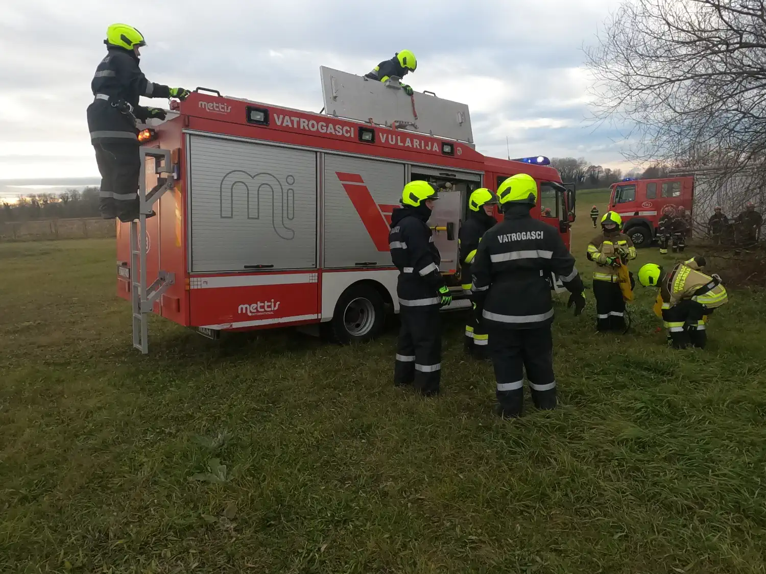 VZO OREHOVICA Dvostruka intervencija i uspješna vježba vatrogasaca u dva dana (15)