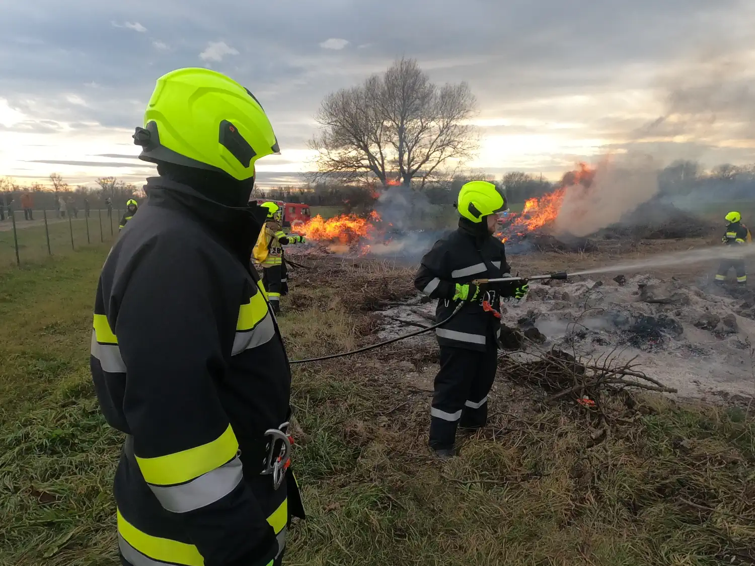 VZO OREHOVICA Dvostruka intervencija i uspješna vježba vatrogasaca u dva dana (2)