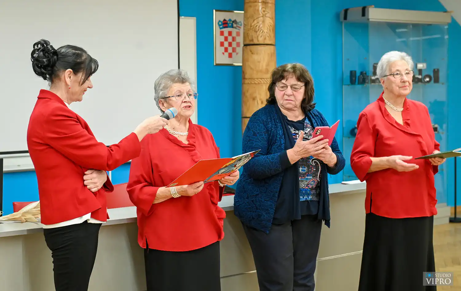 Valentinovo u Prelogu Stihovima i pjesmom proslavili ljubav (16) Valentinovo u Prelogu Stihovima i pjesmom proslavili ljubav (16)