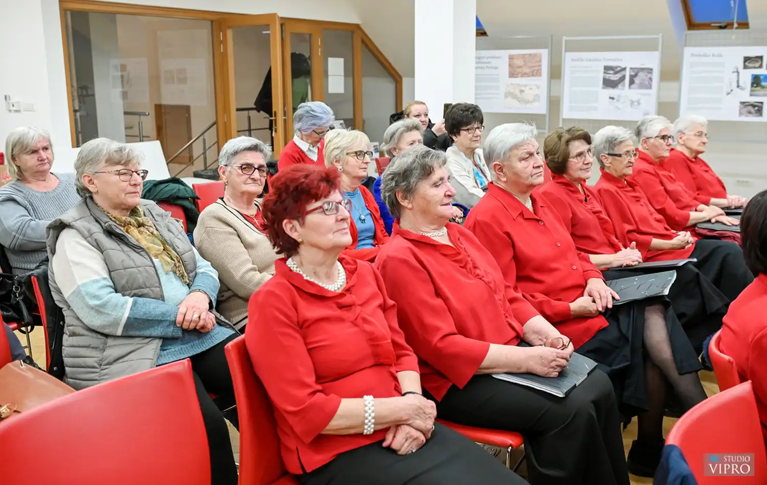 Valentinovo u Prelogu Stihovima i pjesmom proslavili ljubav (9) Valentinovo u Prelogu Stihovima i pjesmom proslavili ljubav (9)