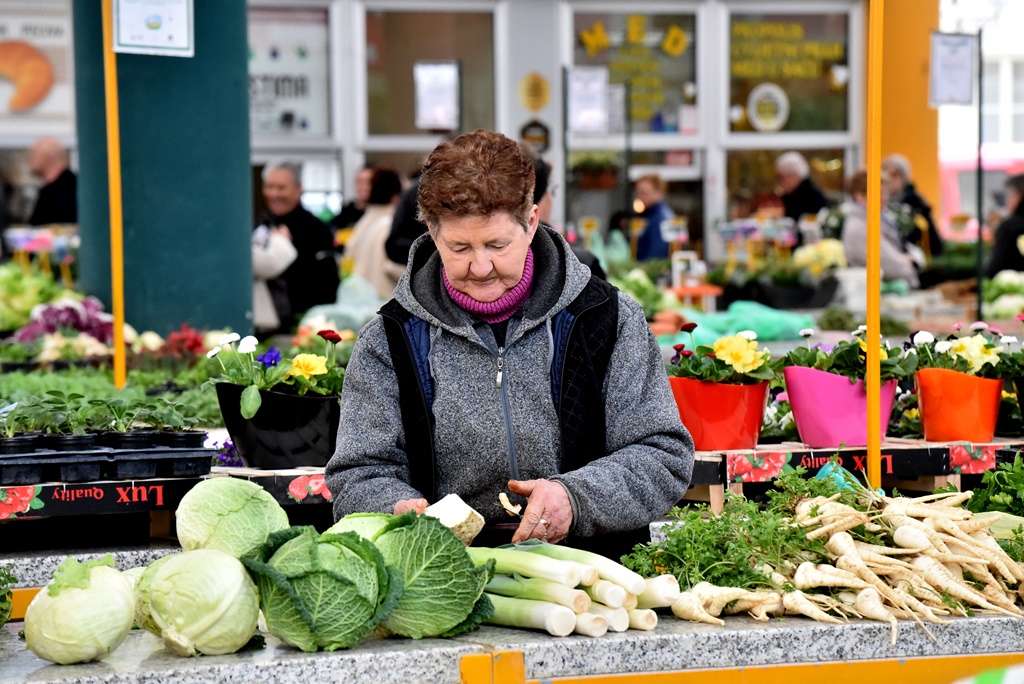 Varaždinski plac (16) Varaždinski plac (16)