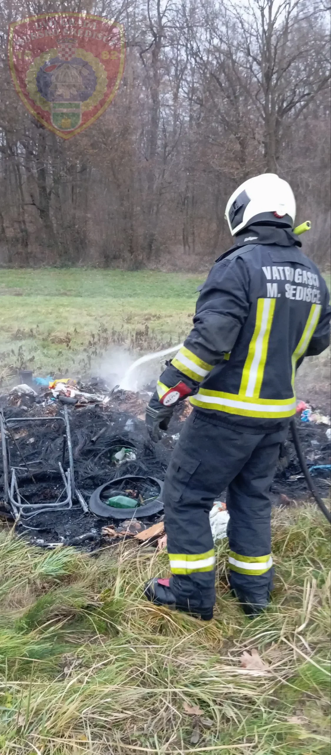 Vatrogasci Murskog Središća gasili požar na otvorenom u Štrukovcu (2)