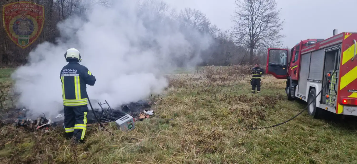 Vatrogasci Murskog Središća gasili požar na otvorenom u Štrukovcu (4)
