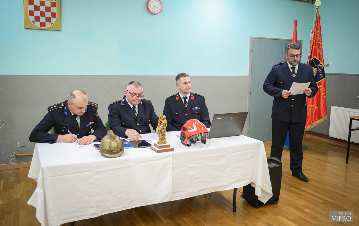 Vatrogasci Preloga podnijeli izvješća i predstavili planove za 2025 (11) Vatrogasci Preloga podnijeli izvješća i predstavili planove za 2025 (17)