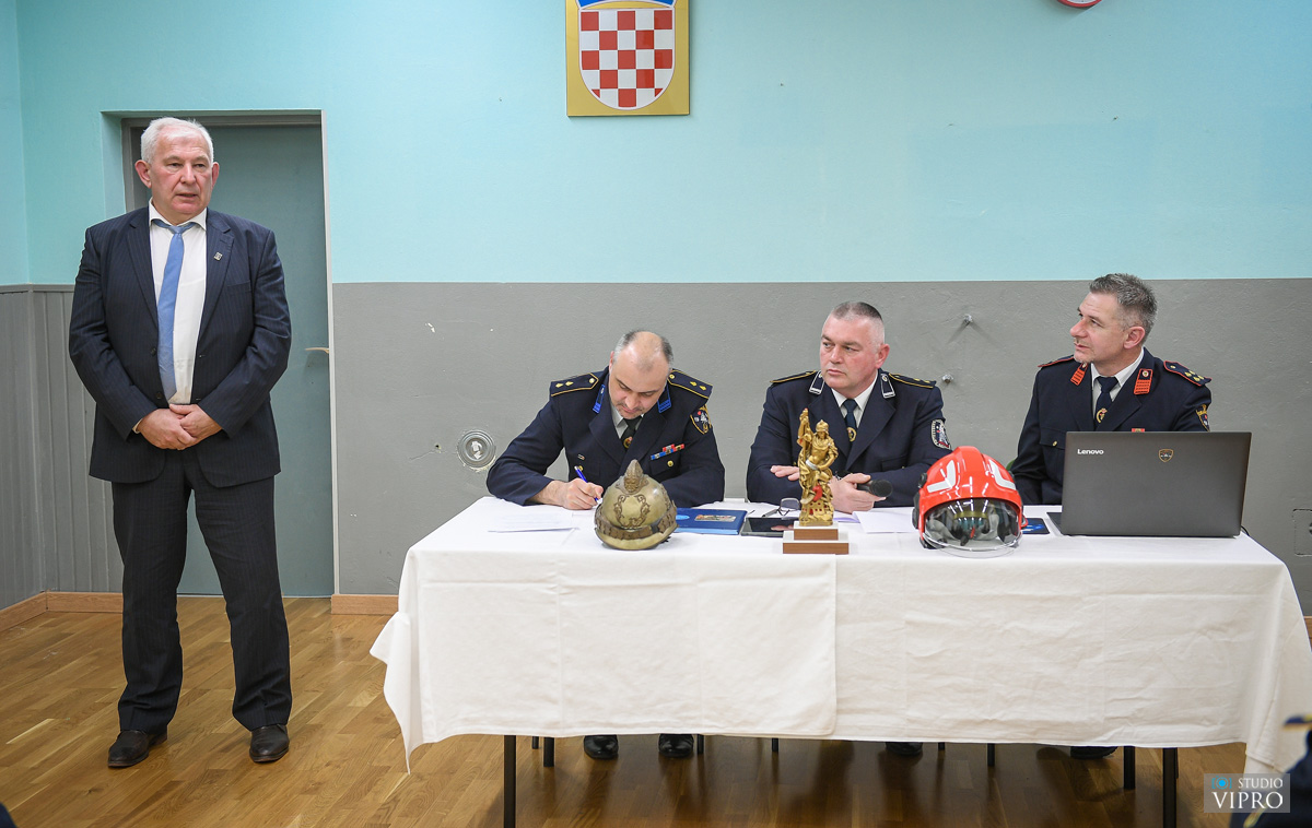 Vatrogasci Preloga podnijeli izvješća i predstavili planove za 2025 (13) Vatrogasci Preloga podnijeli izvješća i predstavili planove za 2025 (17)