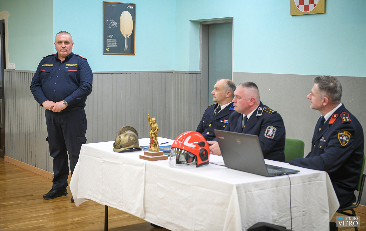 Vatrogasci Preloga podnijeli izvješća i predstavili planove za 2025 (14) Vatrogasci Preloga podnijeli izvješća i predstavili planove za 2025 (17)