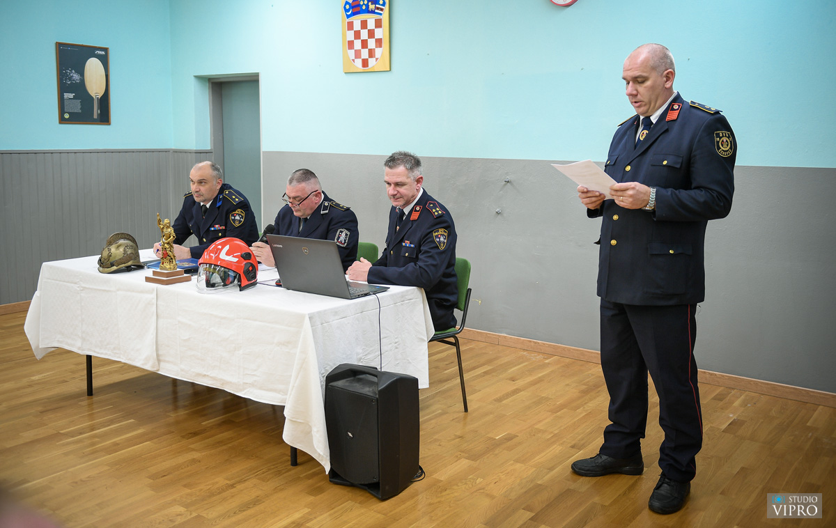 Vatrogasci Preloga podnijeli izvješća i predstavili planove za 2025 (6) Vatrogasci Preloga podnijeli izvješća i predstavili planove za 2025 (17)