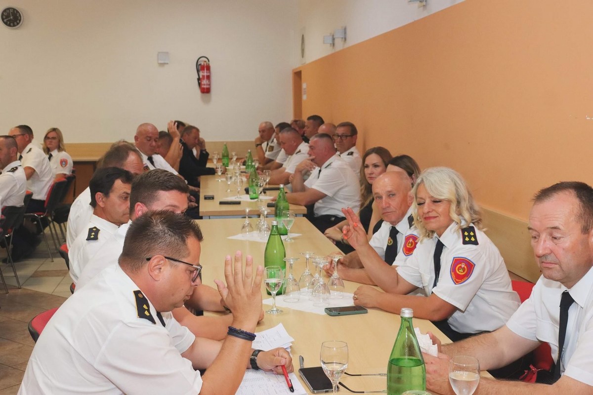 Vatrogasna zajednica Međimurske županije skupština 2025 (13) Vatrogasna zajednica Međimurske županije skupština 2025 (13)