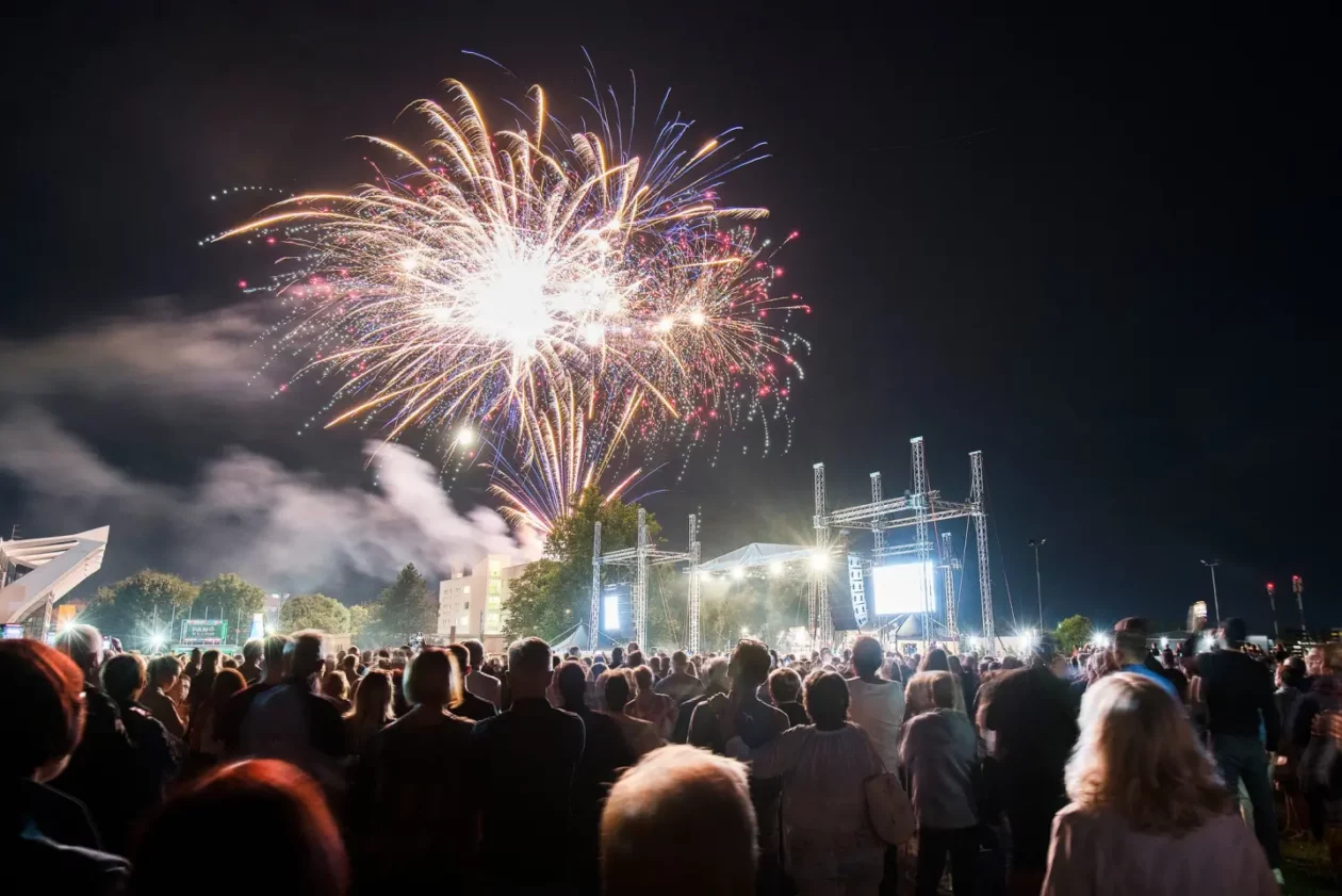 Vatromet, Porcijunkulovo, Izvor Grad Čakovec, Ljerka Cividini Vatromet, Porcijunkulovo, Izvor Grad Čakovec, Ljerka Cividini