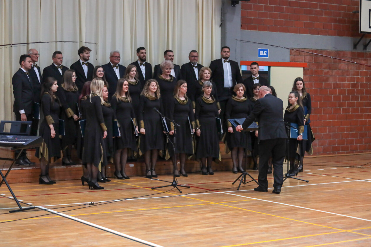 Vecer pjesme i plesa 2024 (74 of 92)