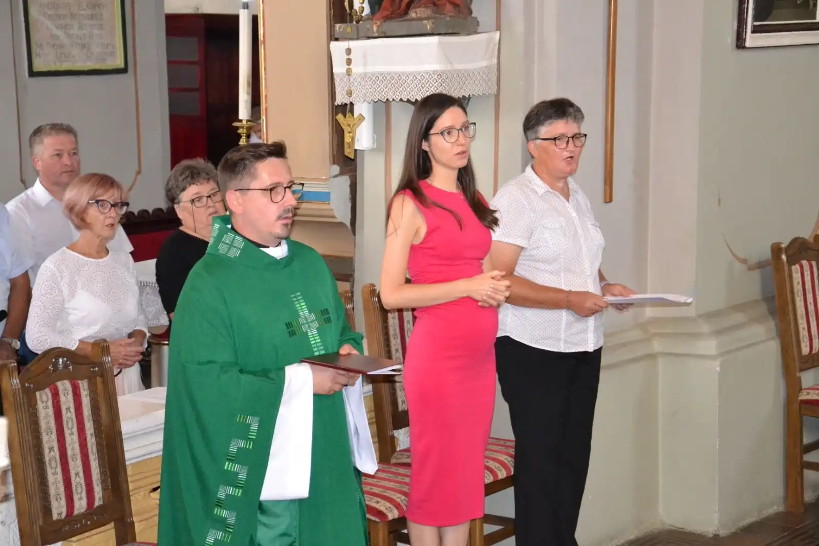 Velečasni Silvio Košćak preuzeo službu župnika u Župi Sveti Juraj u Trnju (12)