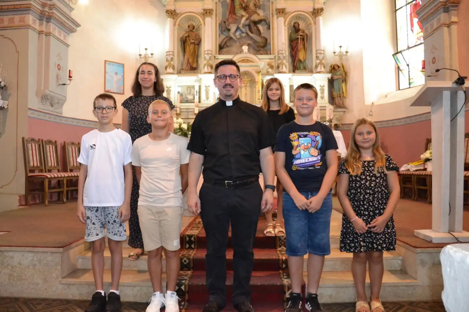 Velečasni Silvio Košćak preuzeo službu župnika u Župi Sveti Juraj u Trnju (8)