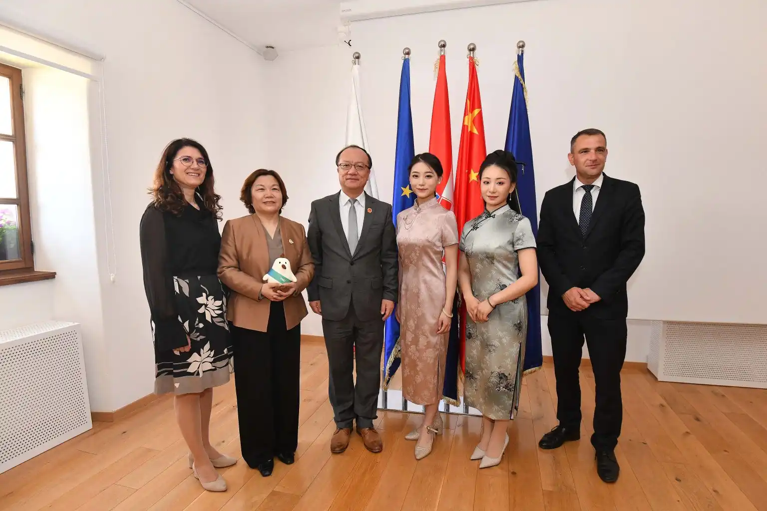 Veleposlanica Kine u Međimurju (6) Veleposlanica Kine u Međimurju (6)