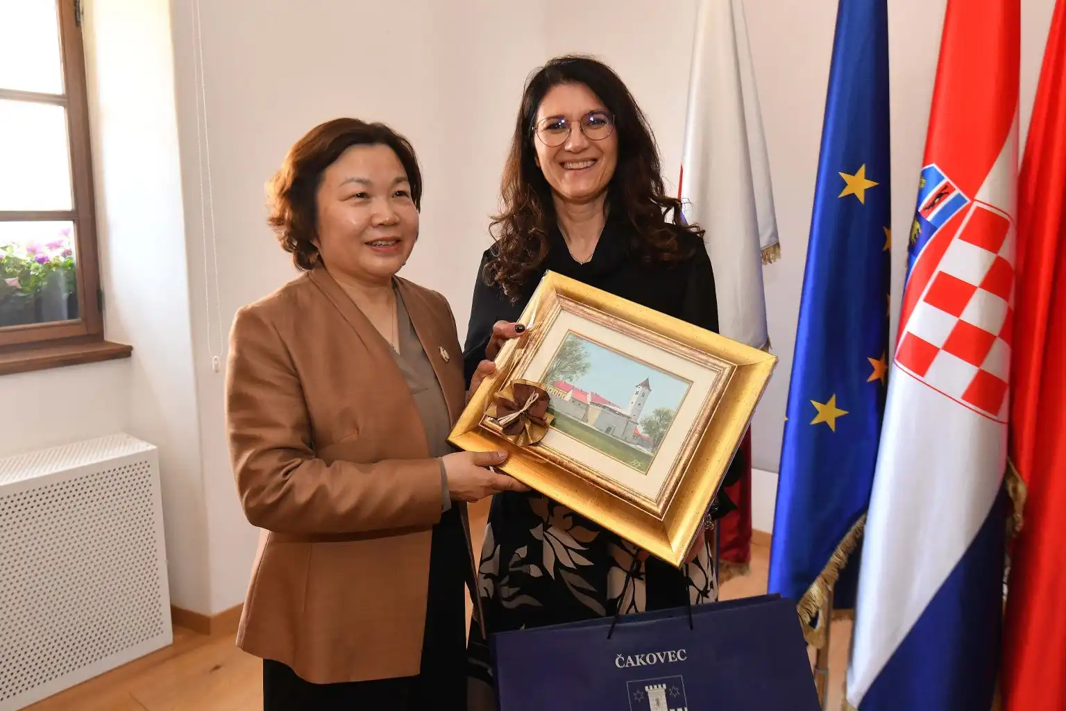 Veleposlanica Kine u Međimurju (7) Veleposlanica Kine u Međimurju (7)