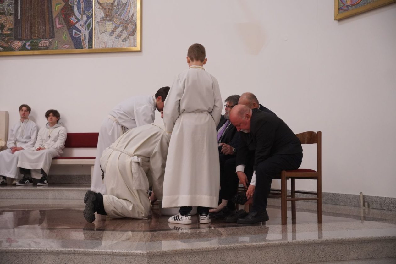 Veliki četvrtak Župa svetoga Antuna Padovanskog Čakovec (19) Veliki četvrtak Župa svetoga Antuna Padovanskog Čakovec (19)