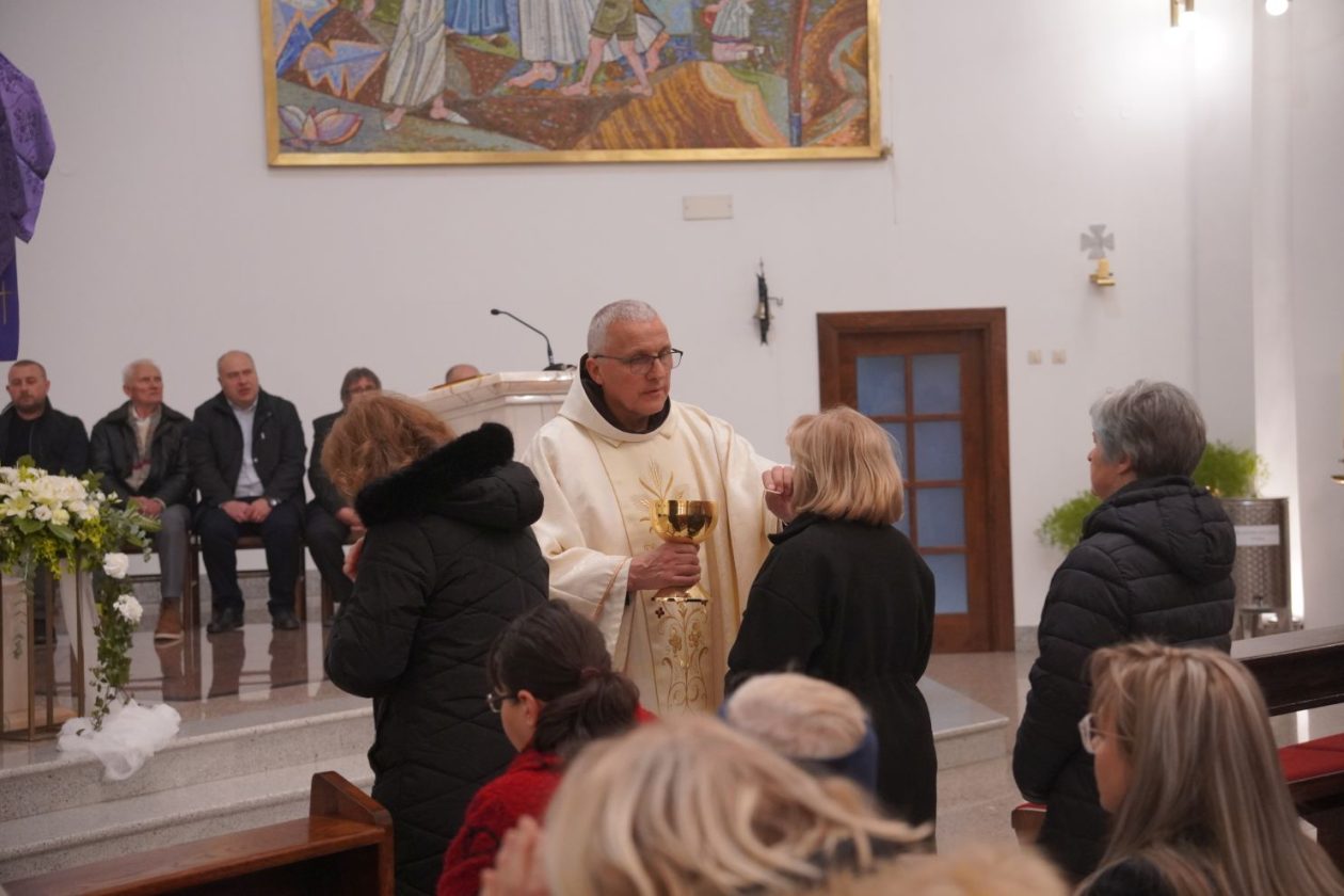 Veliki četvrtak Župa svetoga Antuna Padovanskog Čakovec (25) Veliki četvrtak Župa svetoga Antuna Padovanskog Čakovec (25)