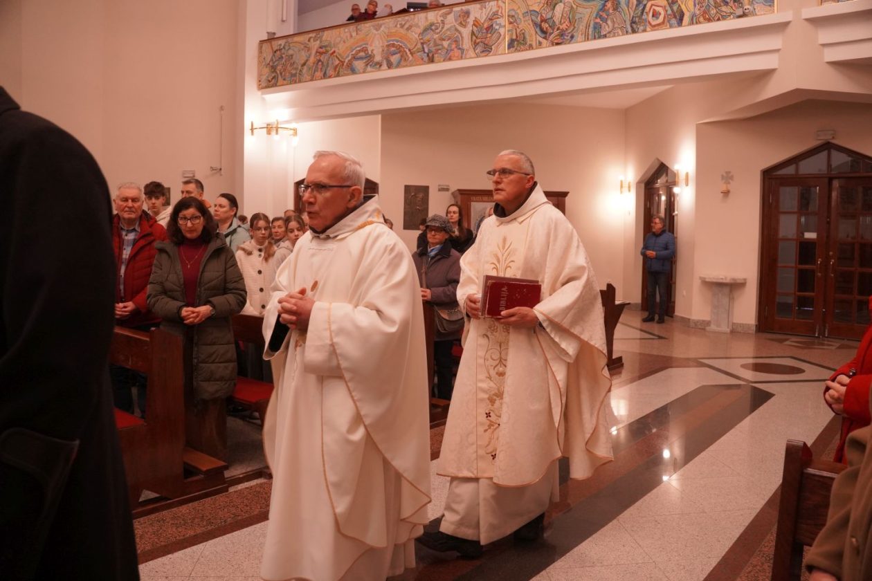 Veliki četvrtak Župa svetoga Antuna Padovanskog Čakovec (8) Veliki četvrtak Župa svetoga Antuna Padovanskog Čakovec (8)