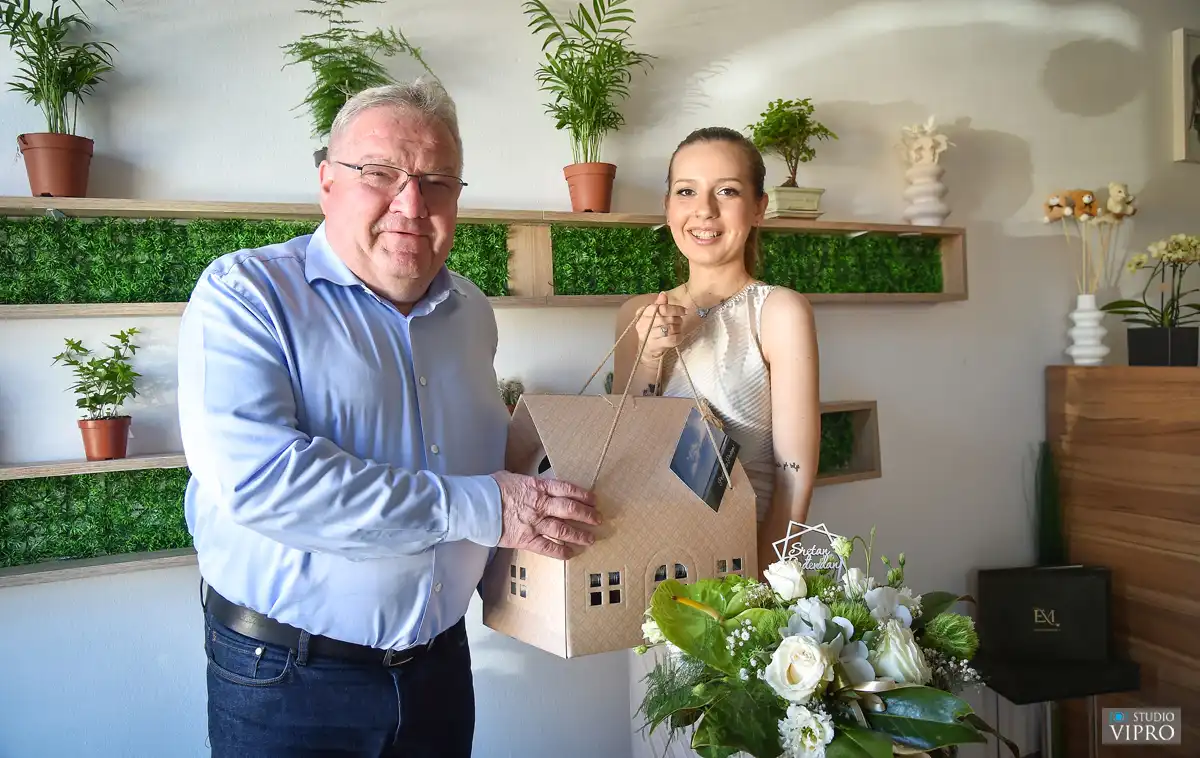 Veronica Cenko – Prelog (17)