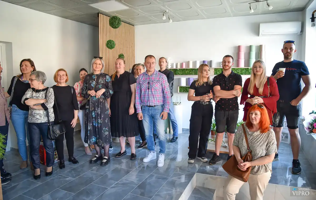 Veronica Cenko – Prelog (18)