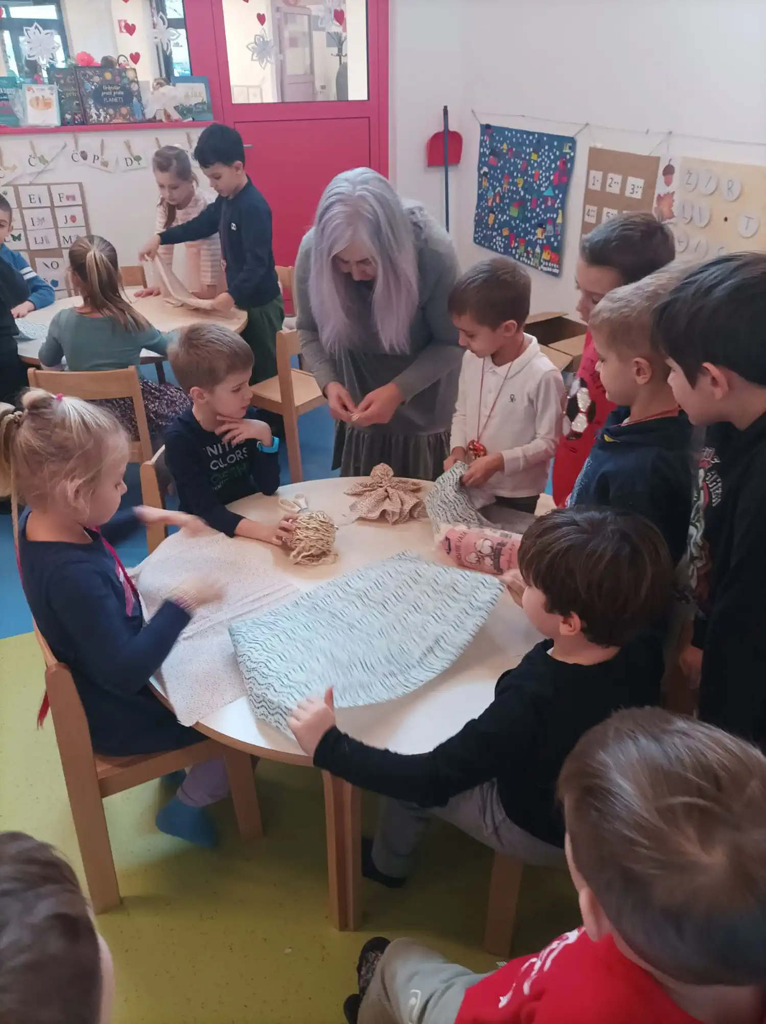 Veseli Međimurci razveselili mališane Cipelice povodom Valentinova (18) Veseli Međimurci razveselili mališane Cipelice povodom Valentinova (18)