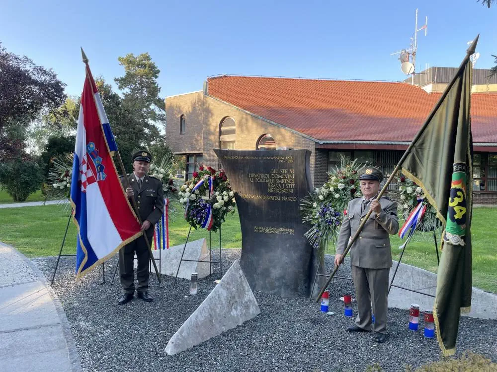 Veterani 34. inženjerijske bojne Čakovec obilježili 33. obljetnicu uz počast suborcima i sjećanja na ratne dane (18) Veterani 34. inženjerijske bojne Čakovec obilježili 33. obljetnicu uz počast suborcima i sjećanja na ratne dane (18)