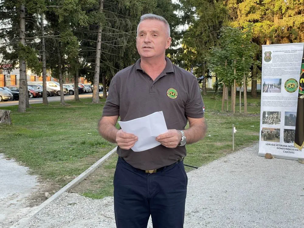 Veterani 34. inženjerijske bojne Čakovec obilježili 33. obljetnicu uz počast suborcima i sjećanja na ratne dane (4) Veterani 34. inženjerijske bojne Čakovec obilježili 33. obljetnicu uz počast suborcima i sjećanja na ratne dane (4)