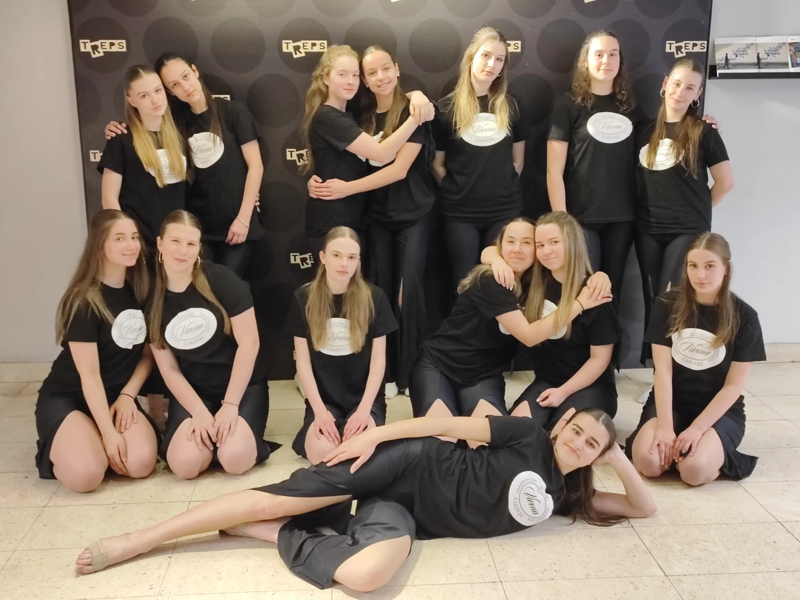 Vivona (4) Vivona (4)