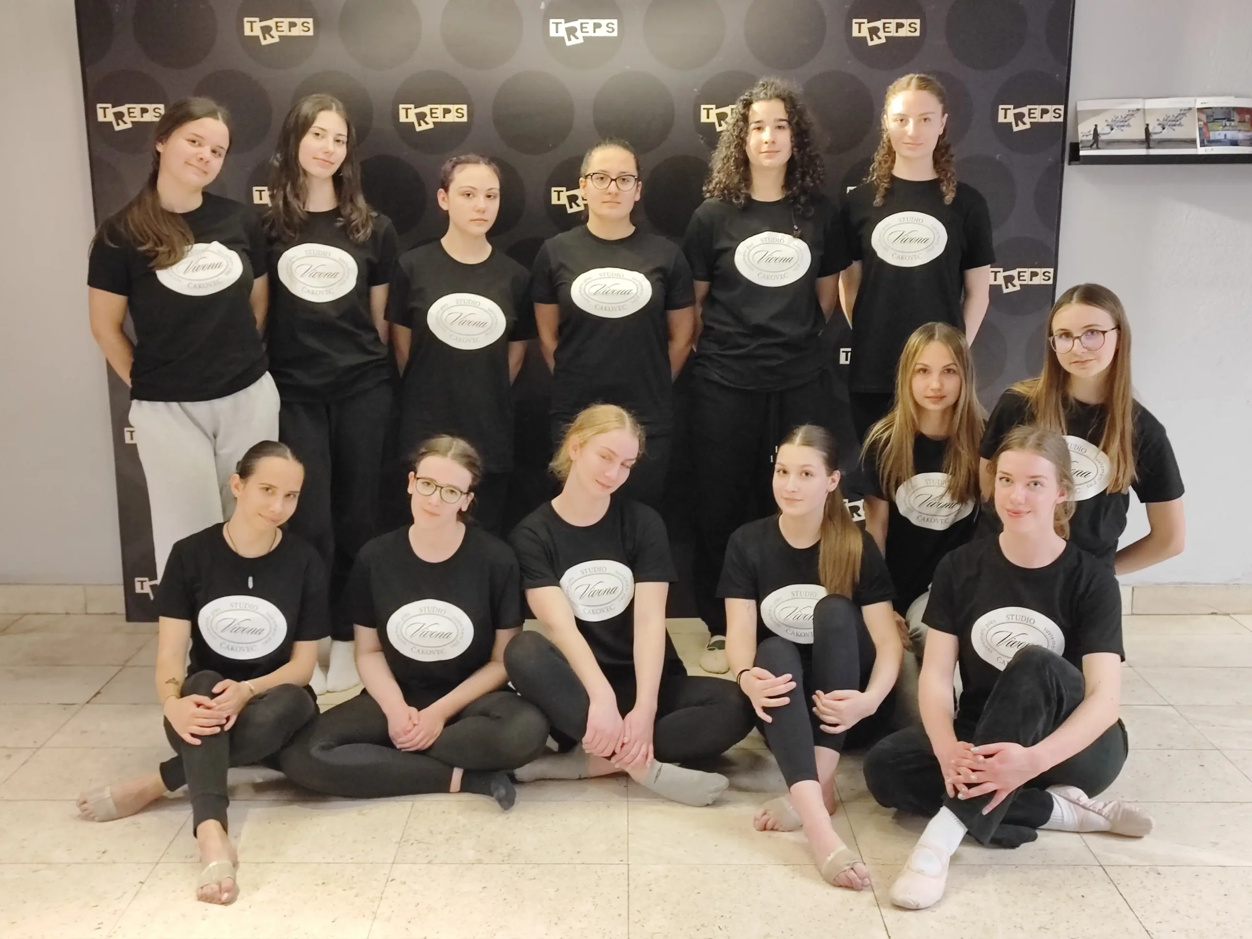 Vivona (5) Vivona (5)