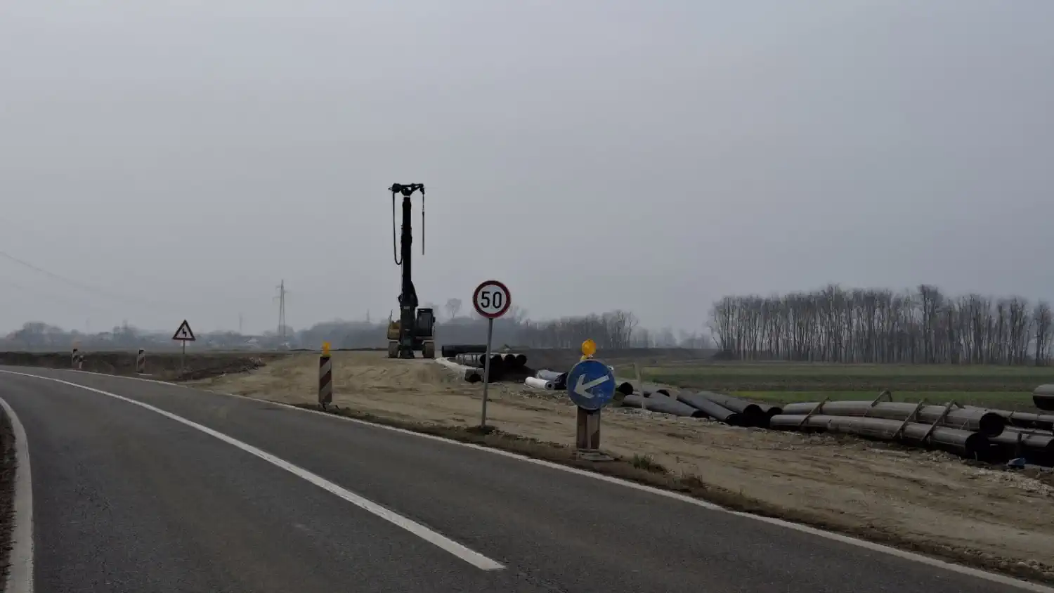 Vizura Draškovca se (opet) promijenila – u dva dana nestao drvored na ulazu u naselje (2) Vizura Draškovca se (opet) promijenila – u dva dana nestao drvored na ulazu u naselje (2)