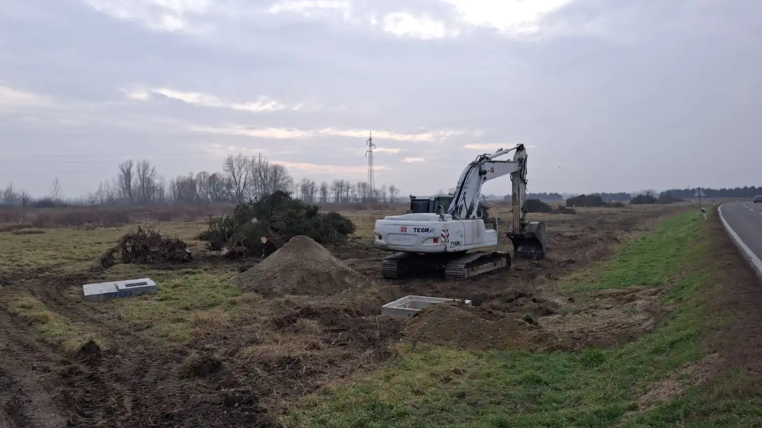 Vizura Draškovca se (opet) promijenila – u dva dana nestao drvored na ulazu u naselje (6) Vizura Draškovca se (opet) promijenila – u dva dana nestao drvored na ulazu u naselje (6)