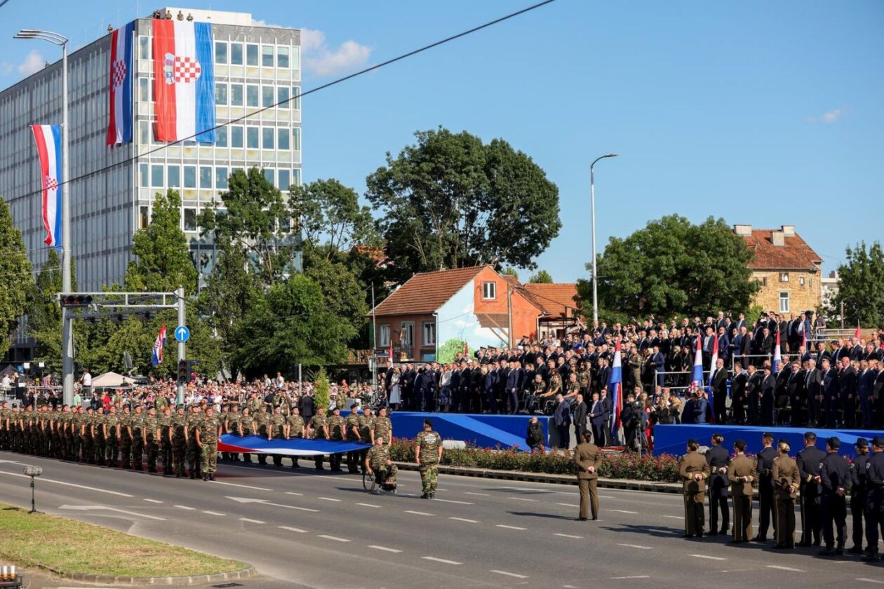 Zagreb: Svečani vojni mimohod u povodu 30 godina VRO Oluja