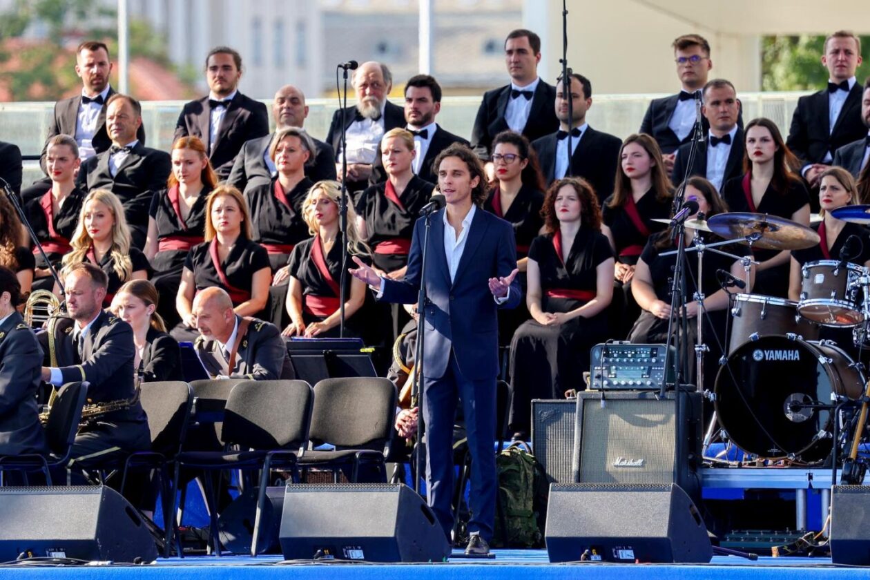 Zagreb: Svečani vojni mimohod u povodu 30 godina VRO Oluja