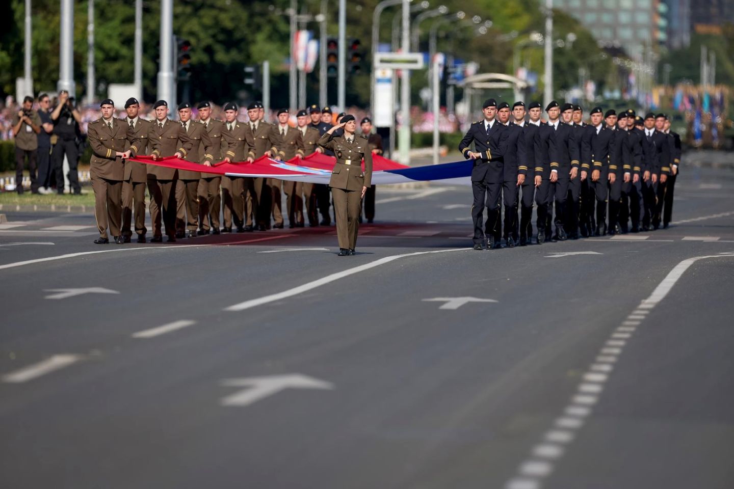 Zagreb: Svečani vojni mimohod u povodu 30 godina VRO Oluja