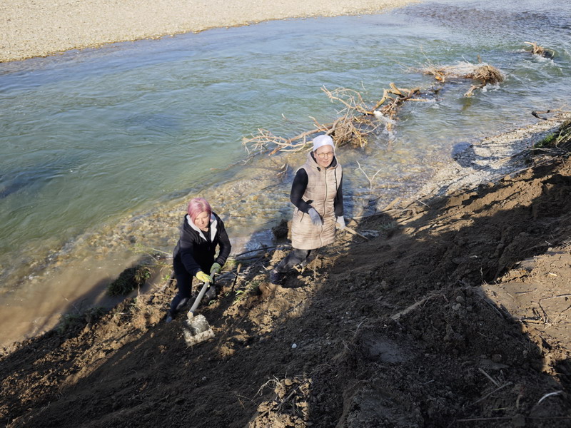 Volonteri čistili obale Drave za najmanju europsku lastavicu (13) Volonteri čistili obale Drave za najmanju europsku lastavicu (13)