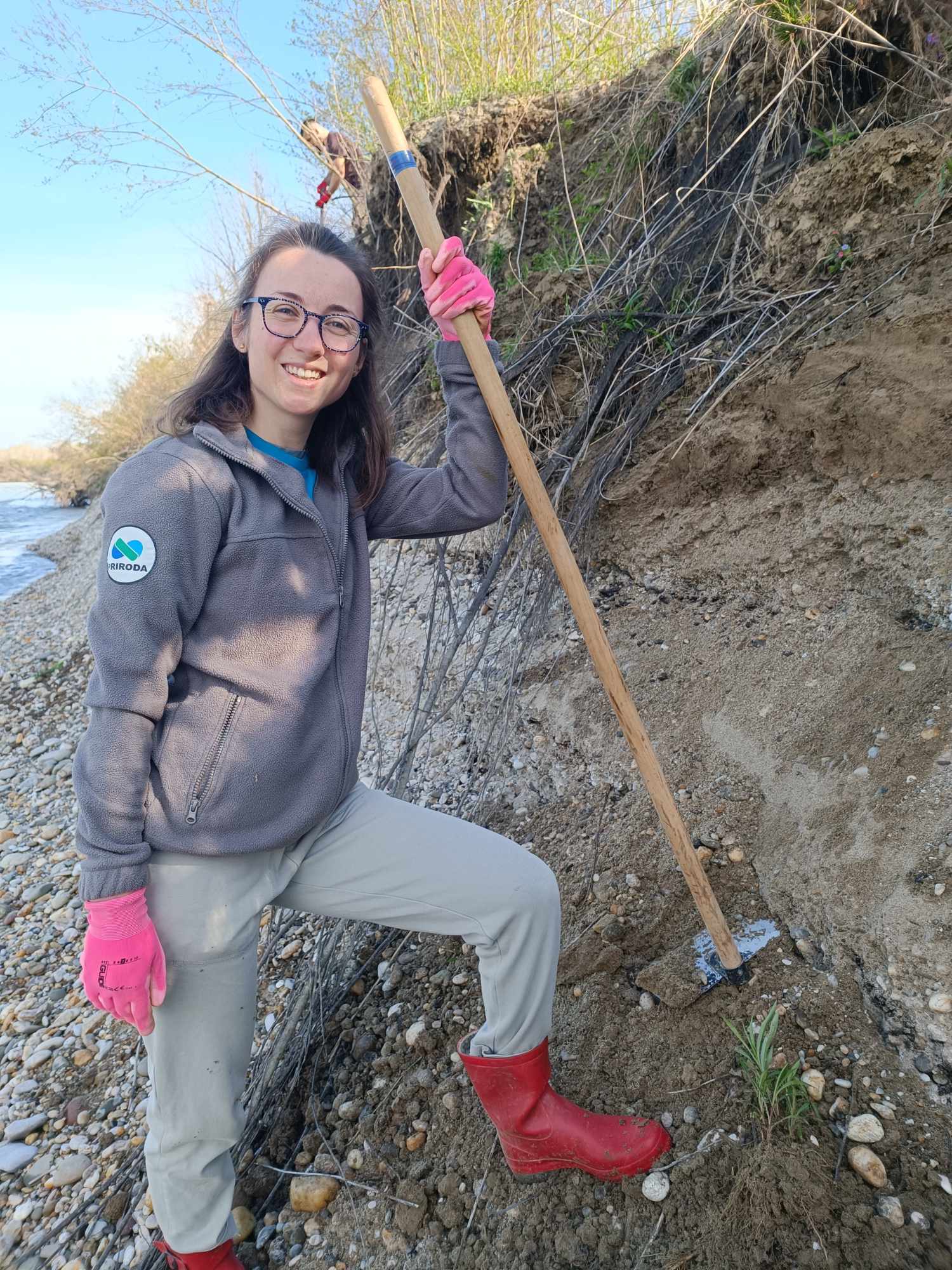 Volonteri čistili obale Drave za najmanju europsku lastavicu (17) Volonteri čistili obale Drave za najmanju europsku lastavicu (17)