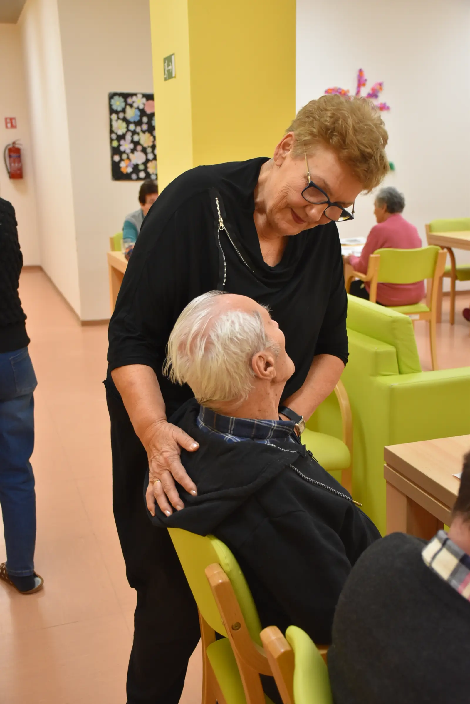 Volontiranje, dom za starije, umirovljenici (9) Volontiranje, dom za starije, umirovljenici (9)