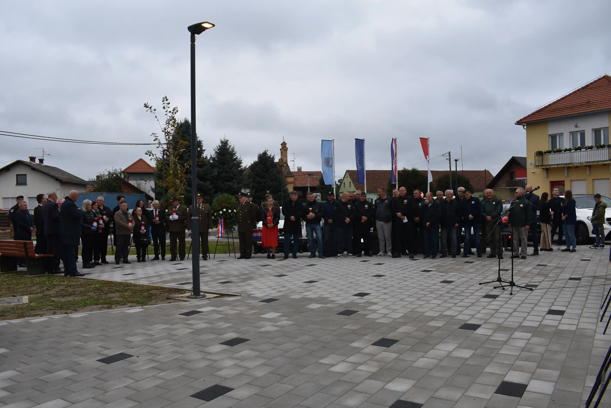 Vratišinec Otkriven spomenik poginulim brainteljima (11)