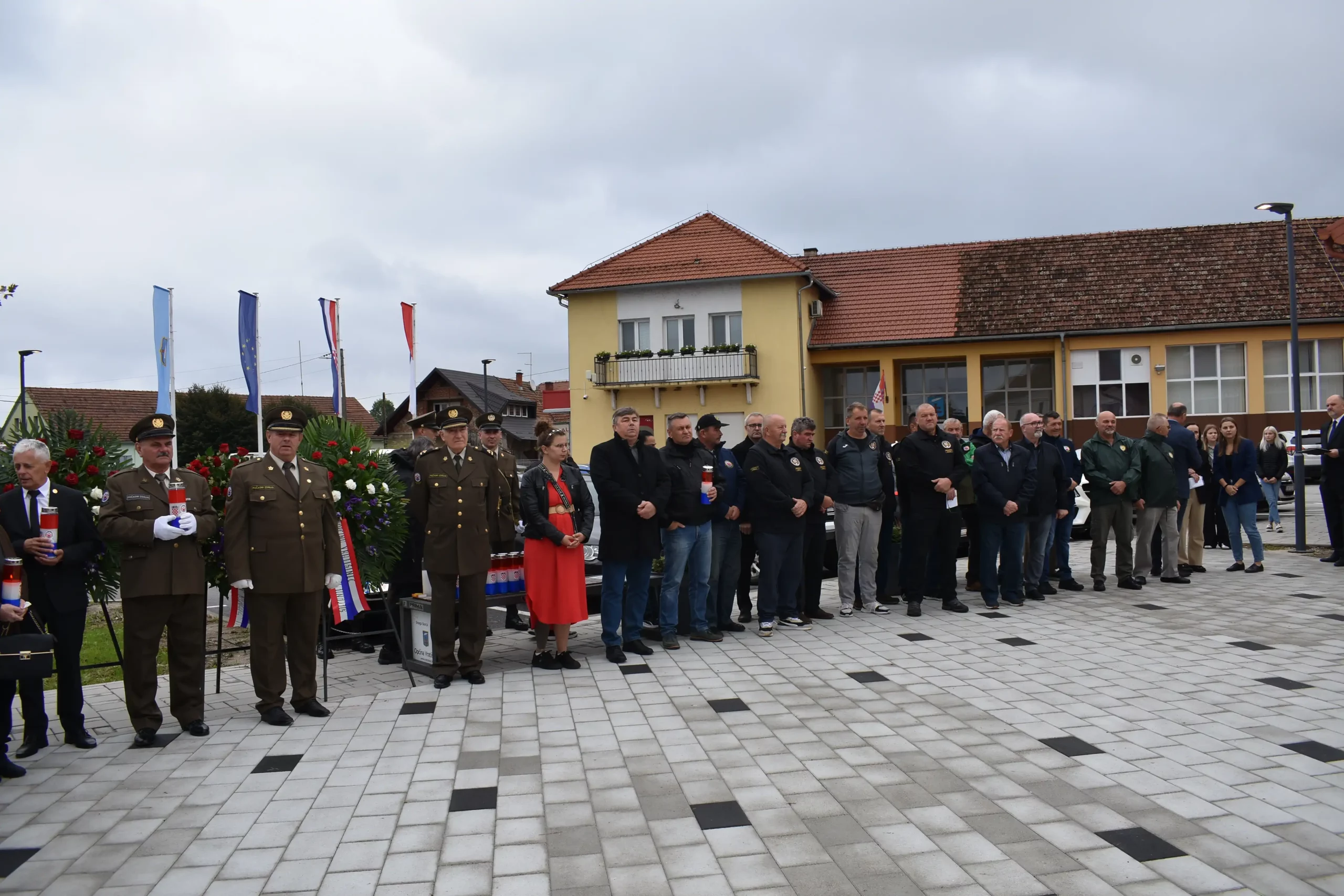 Vratišinec Otkriven spomenik poginulim brainteljima (12)