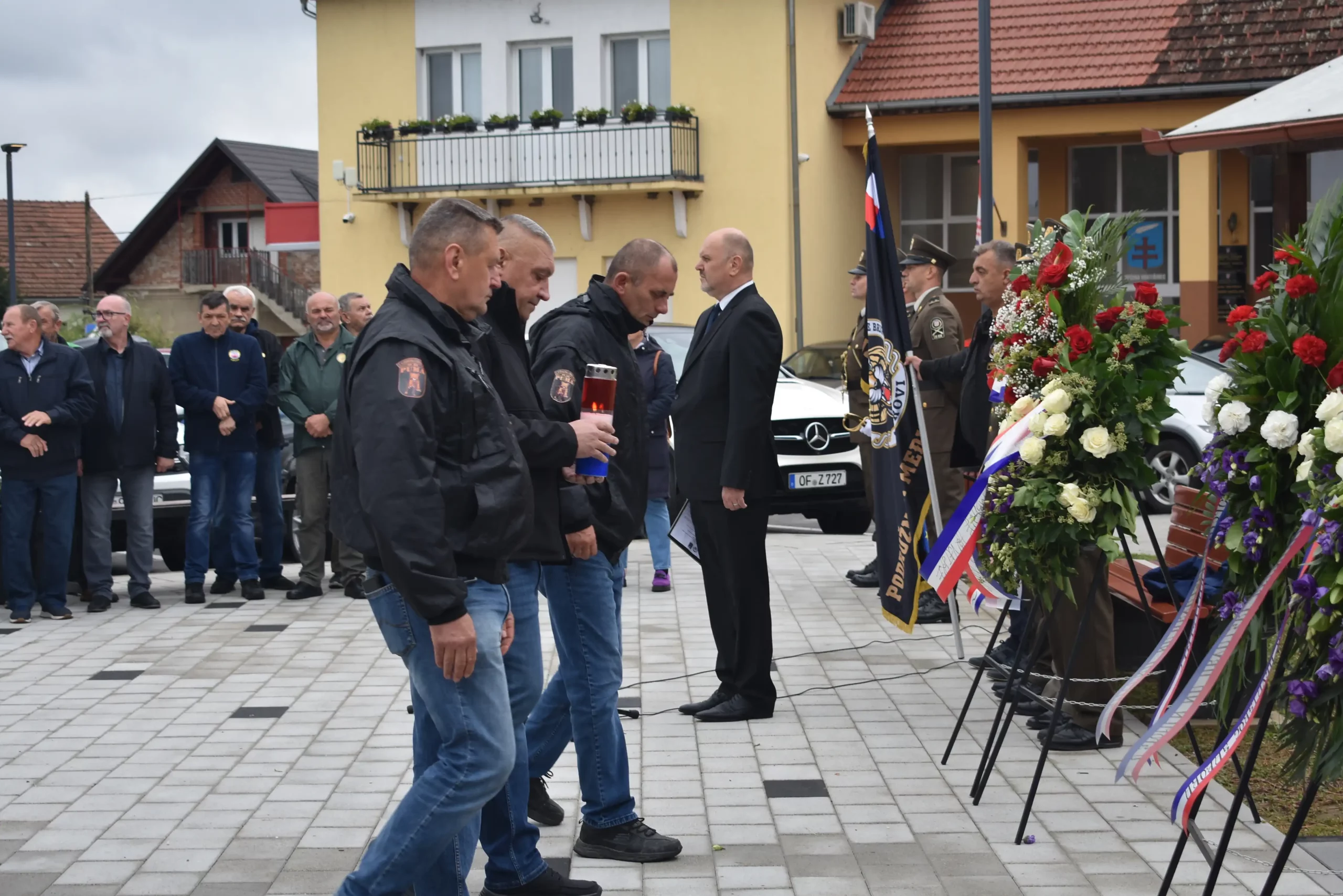 Vratišinec Otkriven spomenik poginulim brainteljima (20)