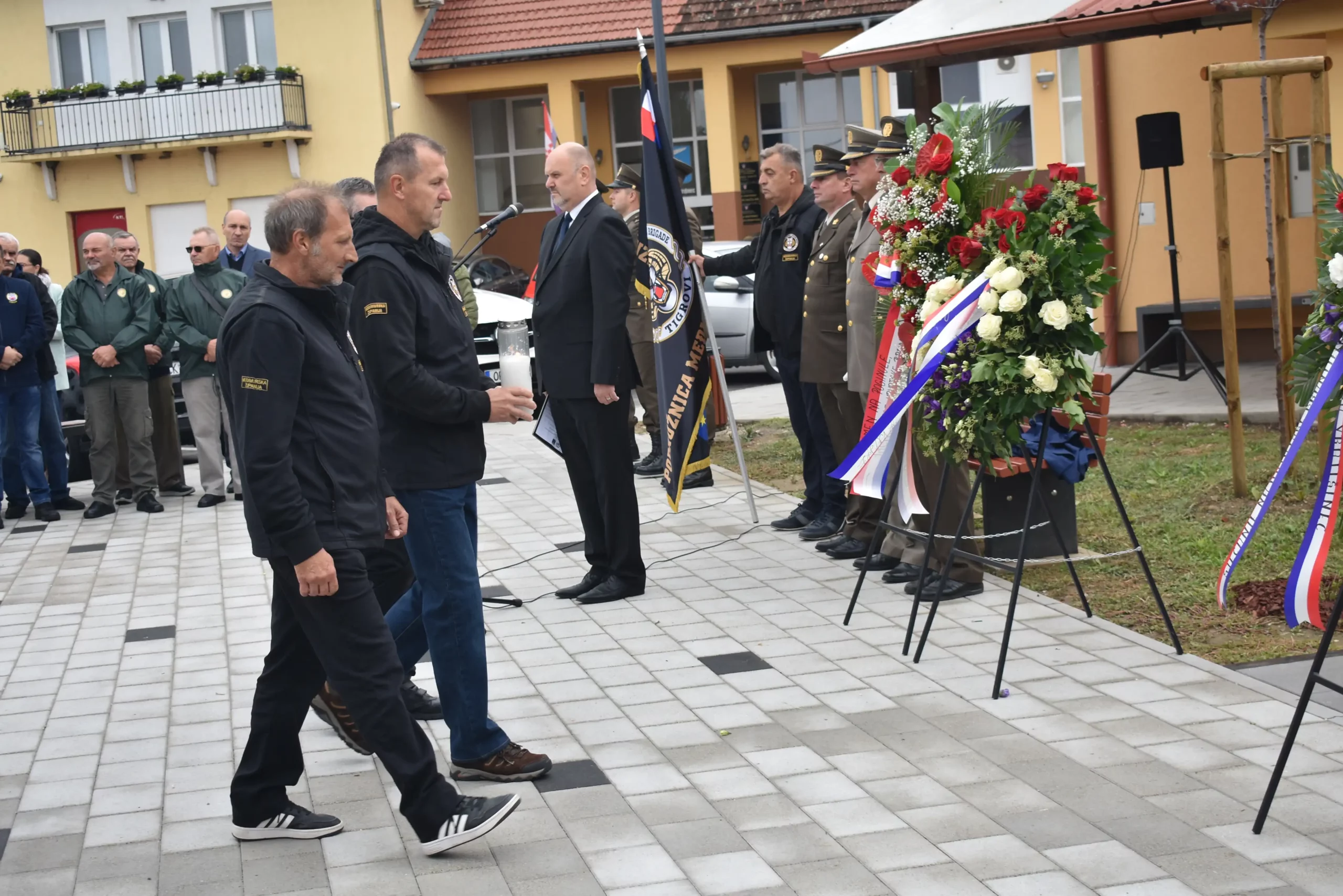 Vratišinec Otkriven spomenik poginulim brainteljima (21)