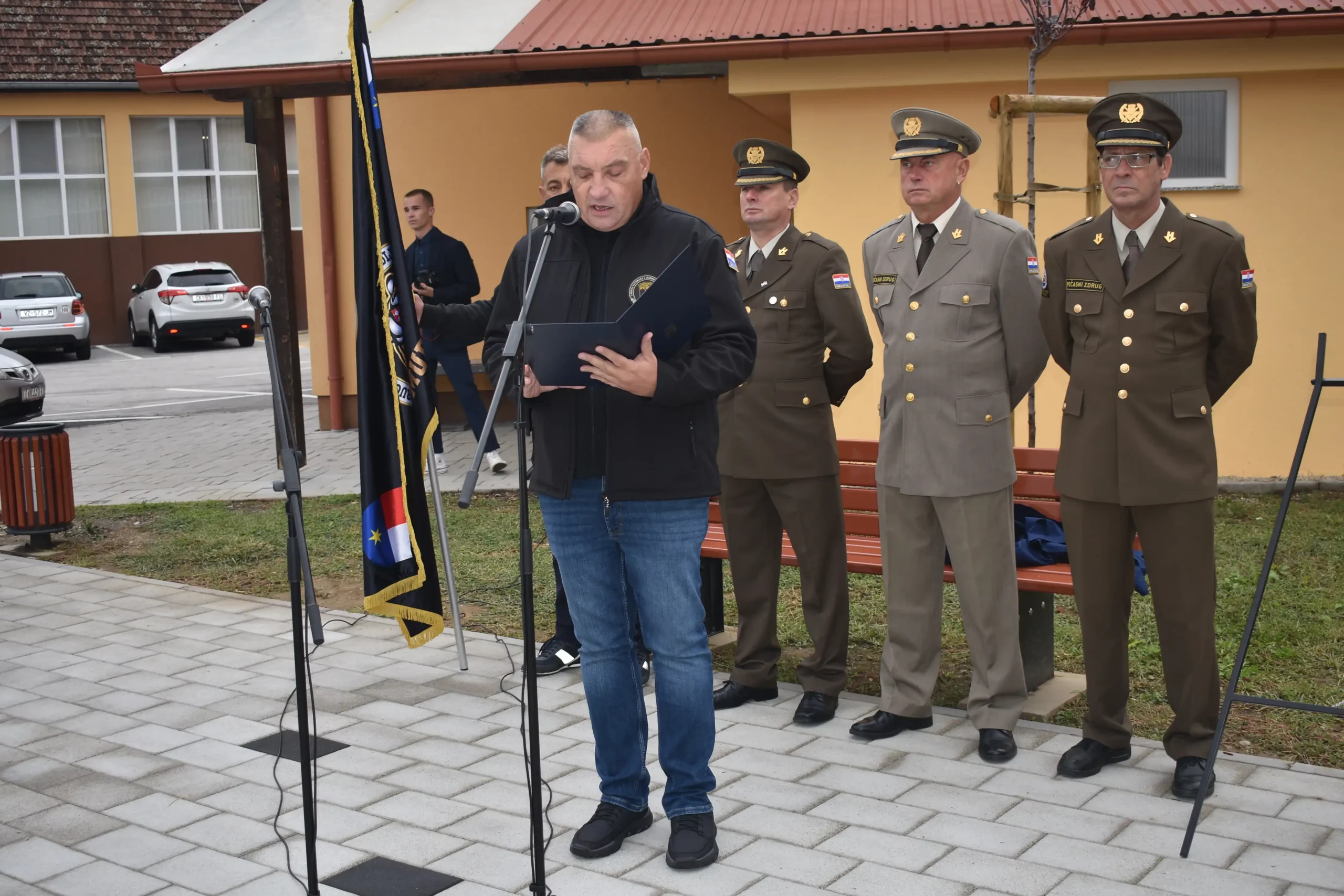 Vratišinec Otkriven spomenik poginulim brainteljima (34)