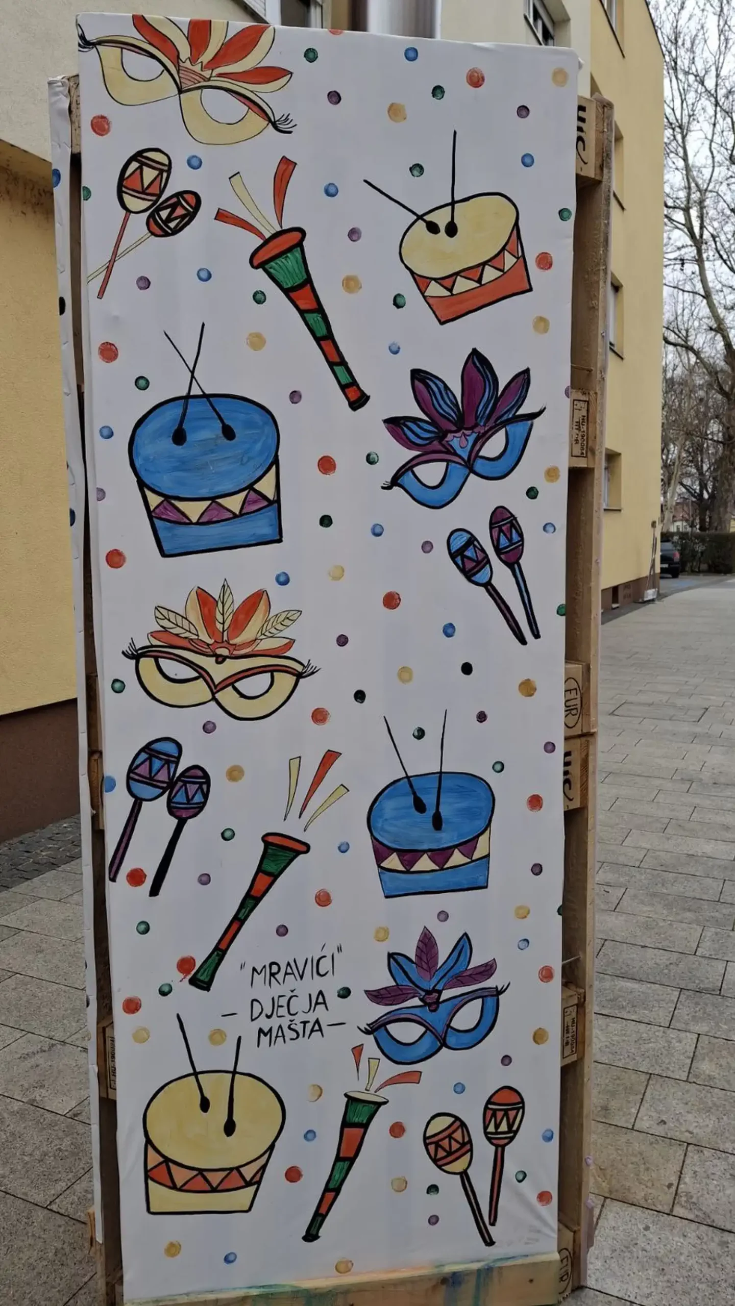 Vrtićarci ukrasili Strossmayerovu ulicu uoči Međimurskog fašnika (2)