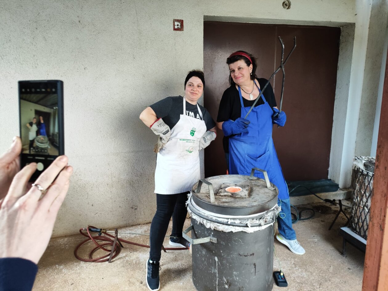 Nika Gavez Nika Gavez