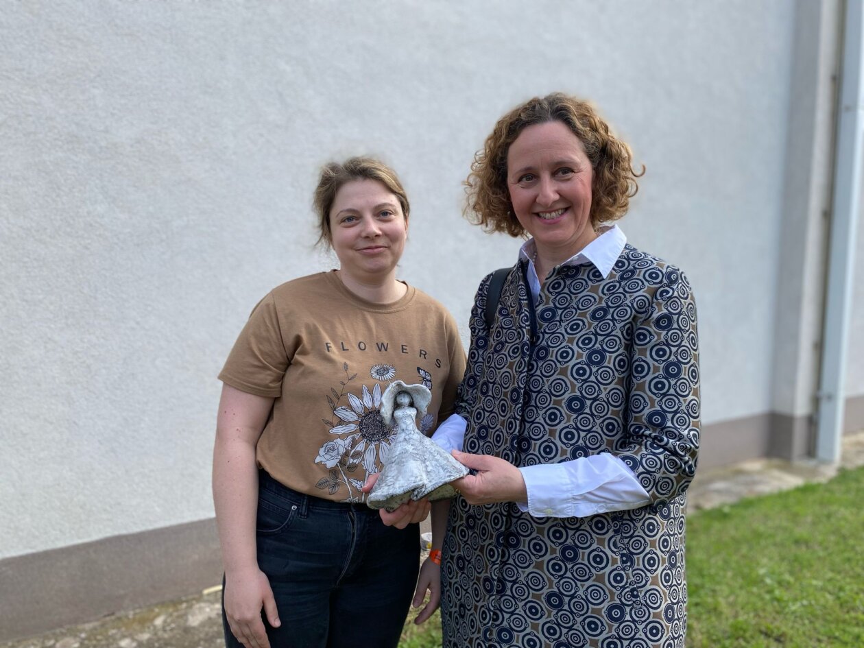 Nika Gavez Nika Gavez