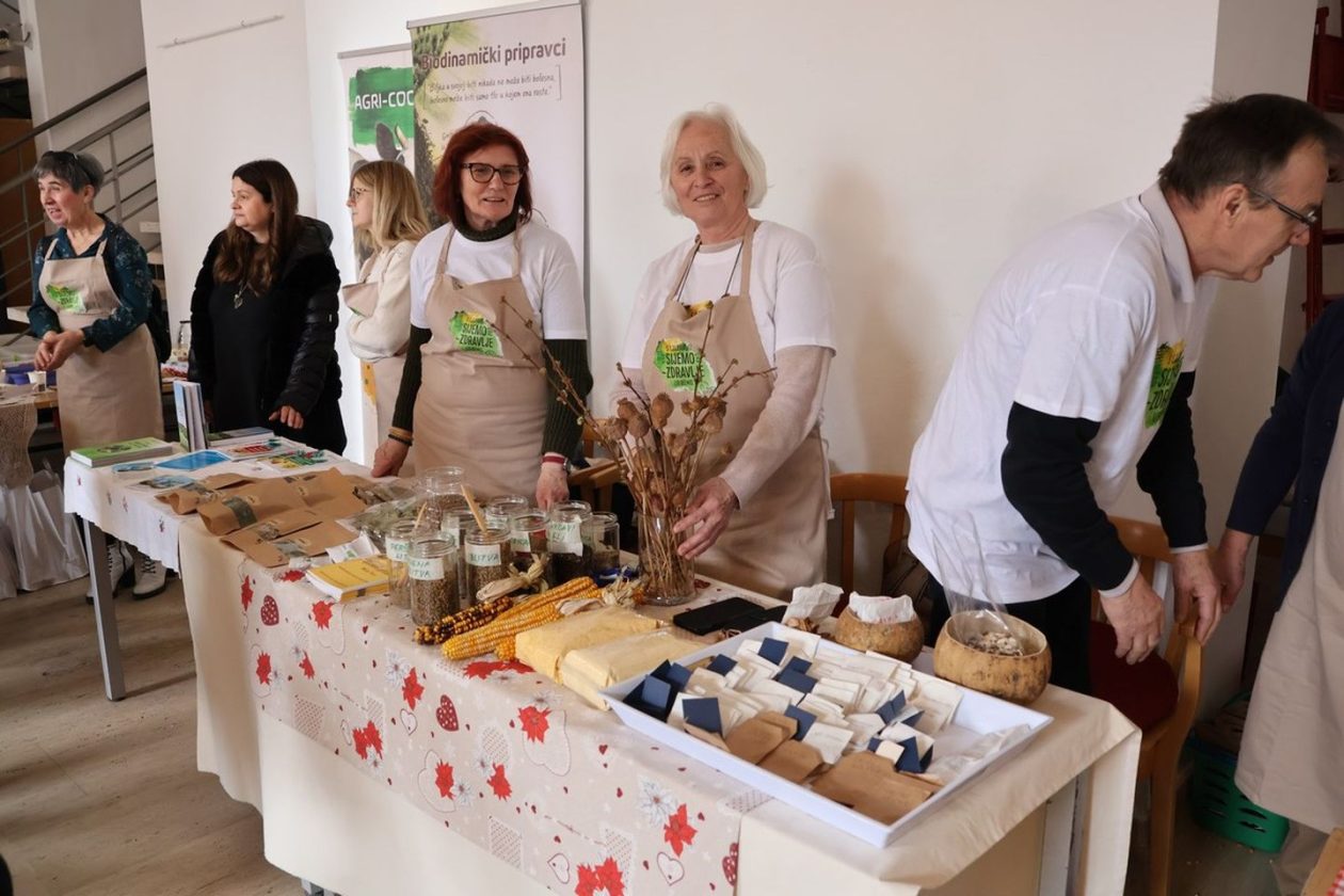 ZELENA ZAJEDNICA Razmjena domaćeg sjemenja ojačala lokalne vrtne inicijative (17)