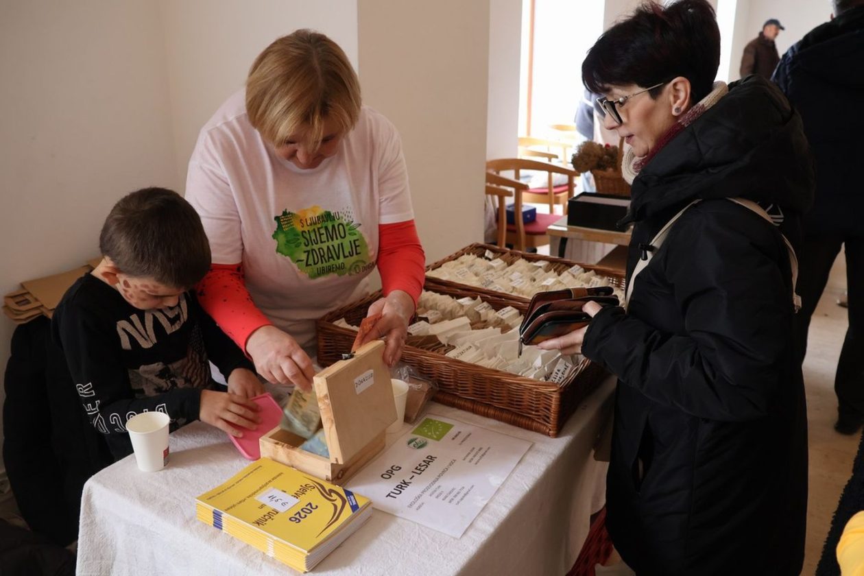 ZELENA ZAJEDNICA Razmjena domaćeg sjemenja ojačala lokalne vrtne inicijative (8)