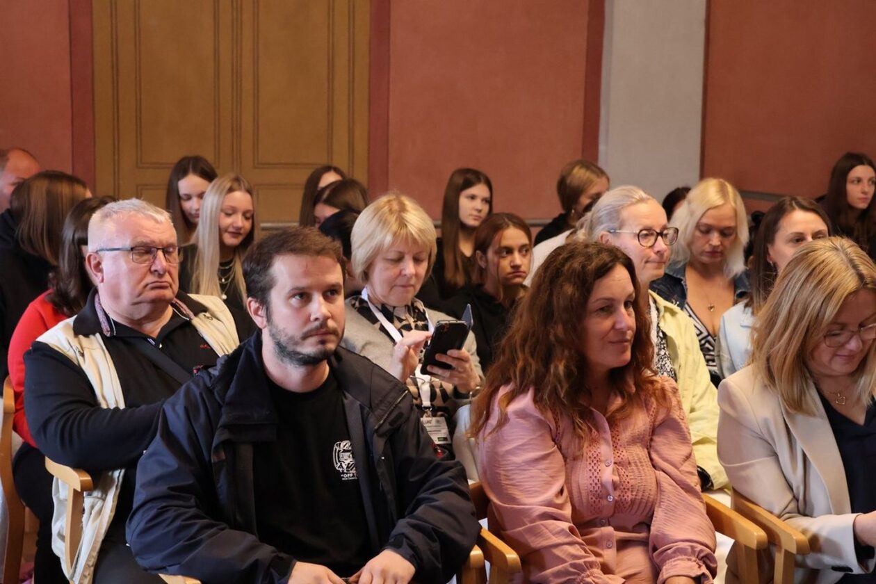 ZGRADA SCHEIER Perivoj Zrinski slavi 50. rođendan MŽ postala dio prestižne europske mreže zaštićenih područja (13) ZGRADA SCHEIER Perivoj Zrinski slavi 50. rođendan MŽ postala dio prestižne europske mreže zaštićenih područja (13)