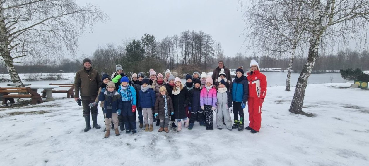ZIMA U ZAVIČAJU Učenici PŠ Florijana Andrašeca s lovcima učili kako se zimi brine o šumskim životinjama (1)